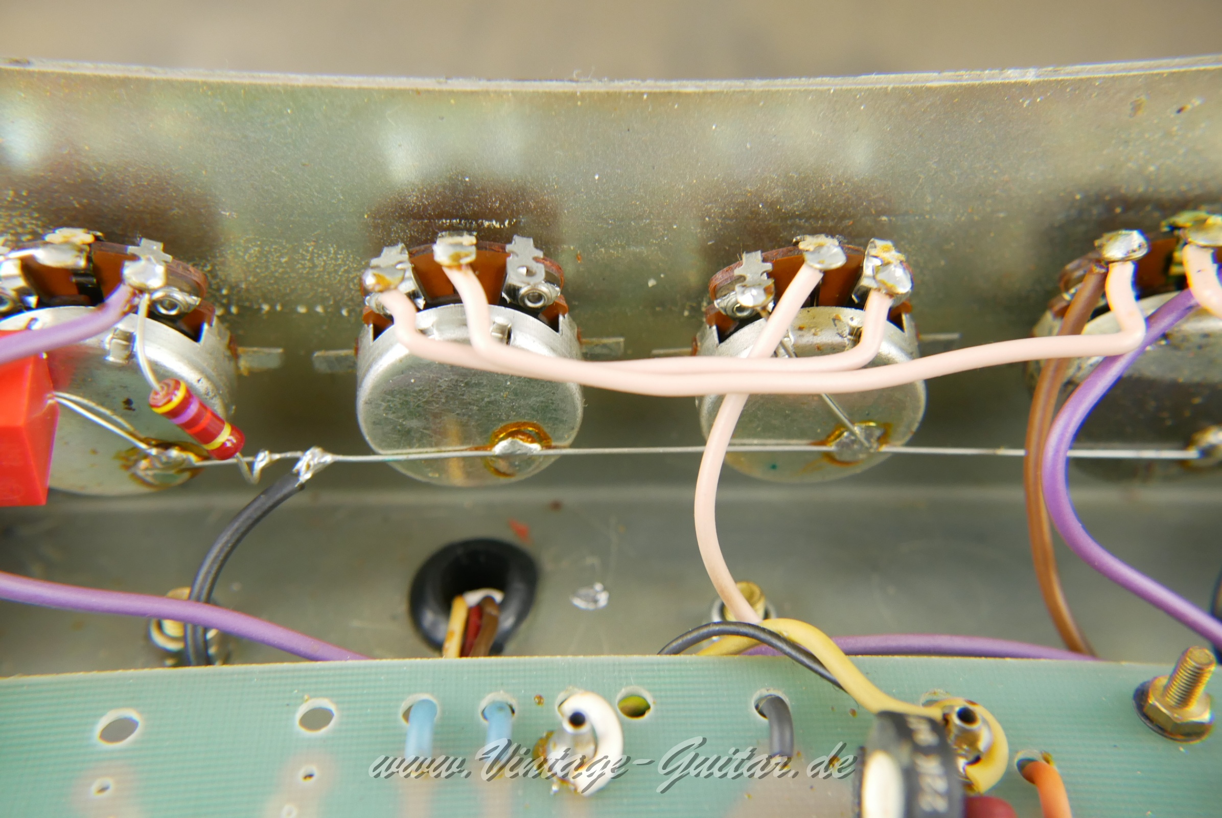 img/vintage/5925/ Marshall_JMP_1987_Master_Model_Mk_II_Lead_GB_black_1980-019.JPG